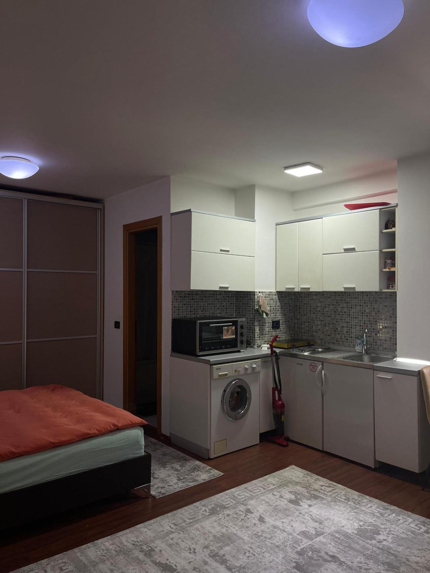 Sky Center Apartment Tirana Buitenkant foto
