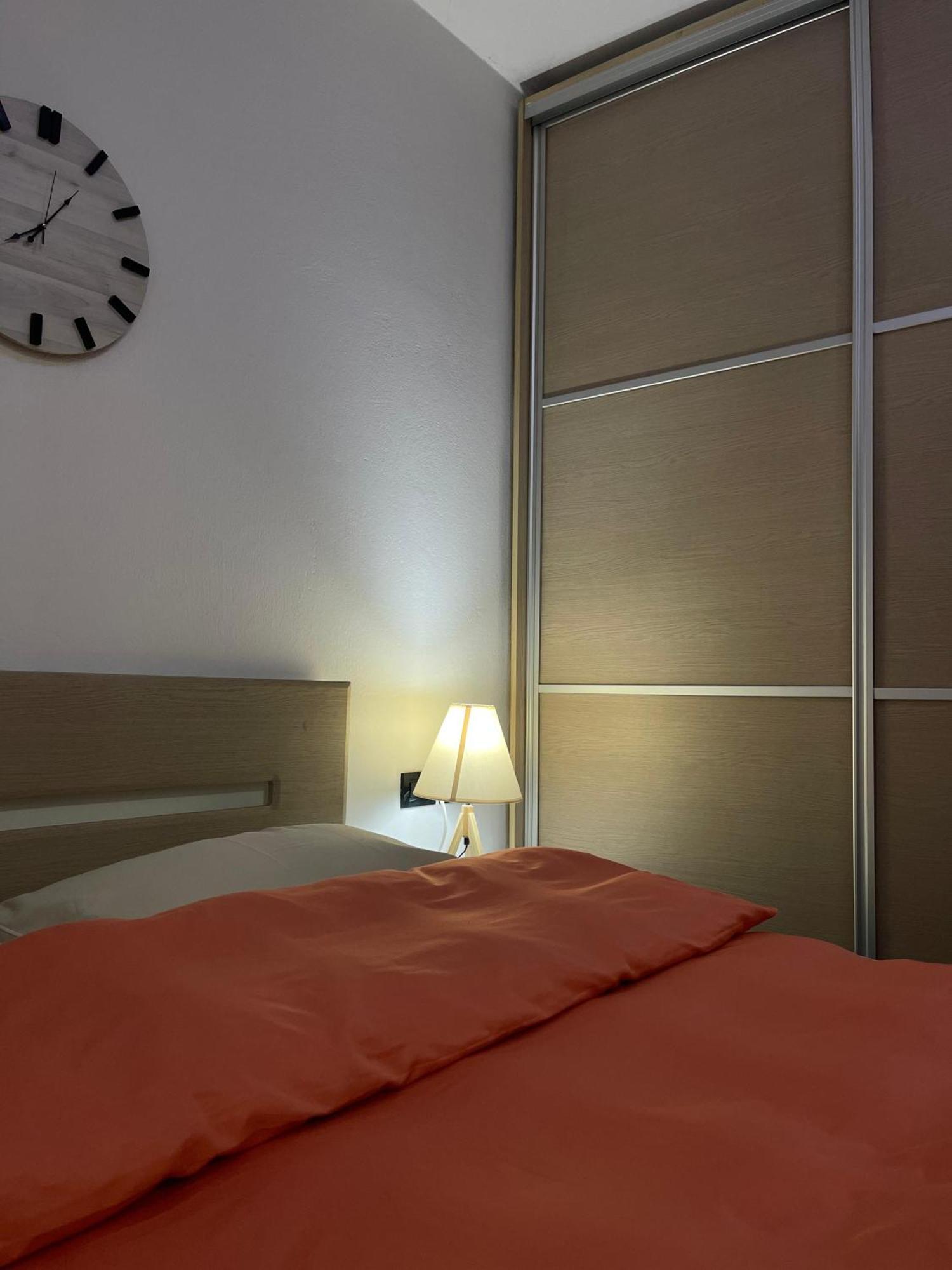 Sky Center Apartment Tirana Buitenkant foto